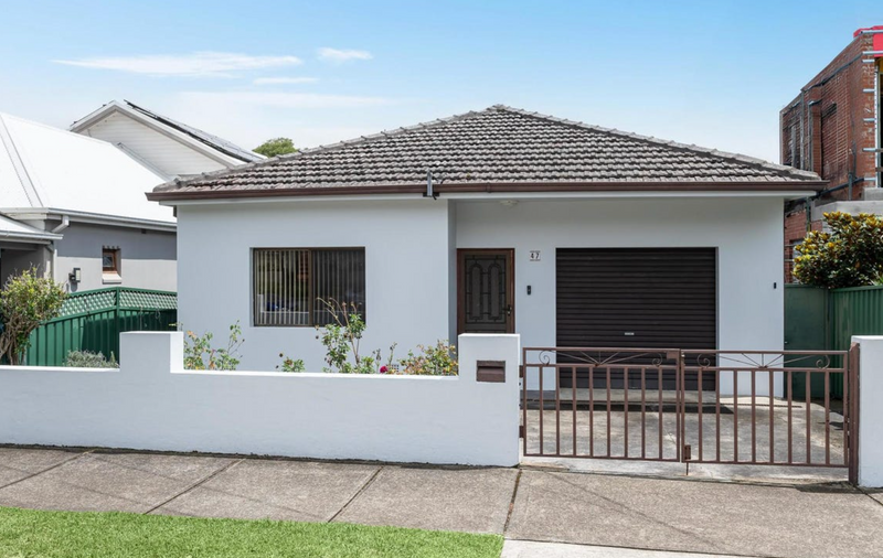 47 Waterside Crescent